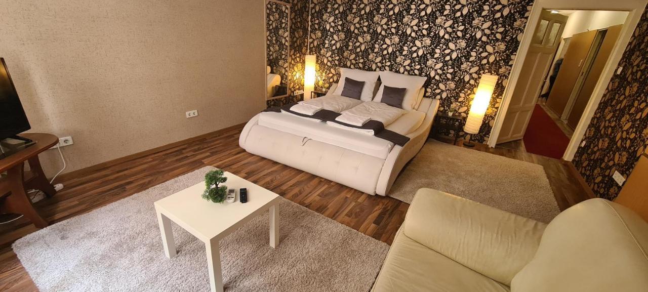 Elegant Apartment In The Hearth Of บูดาเปสต์ ภายนอก รูปภาพ
